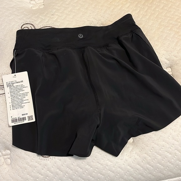 NWT Lululemon Find Your Pace HR Short 3” - Picture 2 of 2